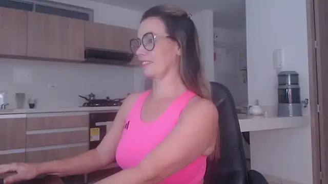 LovePaula online show from March 20, 11:28 pm