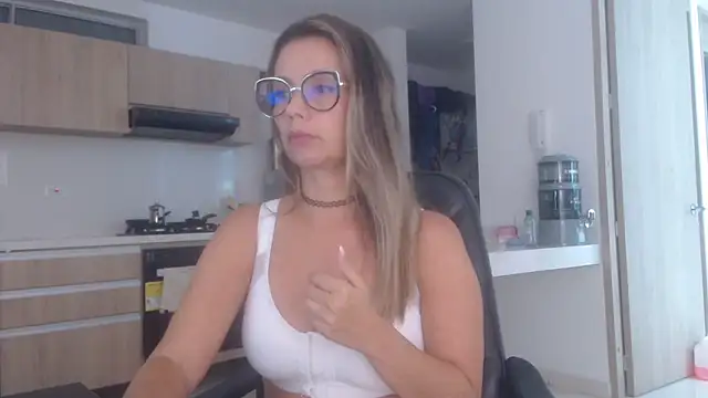 LovePaula online show from December 2, 11:56 am