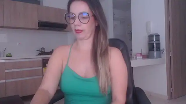 LovePaula online show from July 11, 11:38 pm