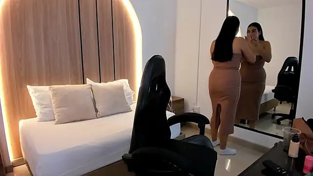 olivia willoow online show from December 20, 2:25 am