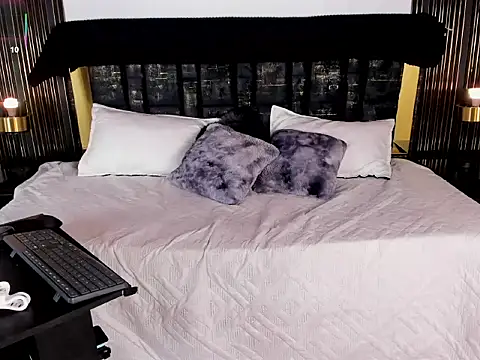 Snapshot of Dafne__Ruiz chatting on April 29, 11:44 pm Dafne Ruiz online show from April 29, 11:44 pm