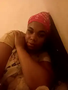 Snapshot of PrettahSantos chatting on February 23, 1:40 am PrettahSantos online show from February 23, 1:40 am