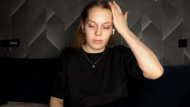 FoxLina online show from October 20, 7:36 pm