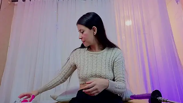 yliria010 online show from October 10, 4:13 am