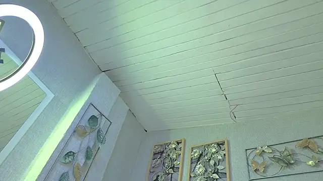 yliria010 online show from September 23, 3:13 am