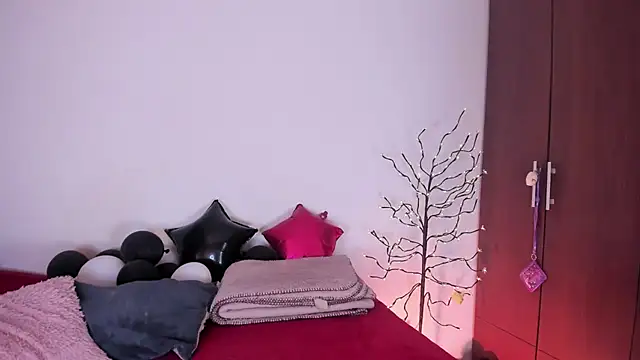 ScarlettRosetti online show from February 7, 12:40 am