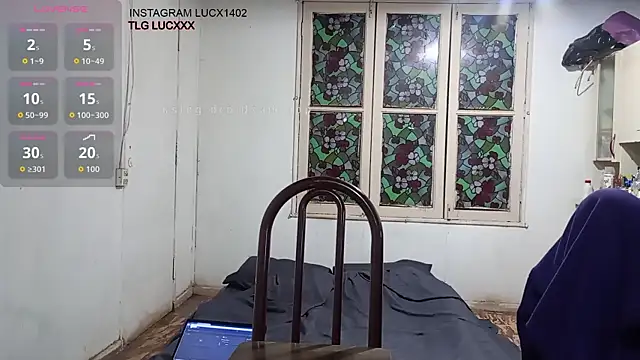 lucixxx14 online show from October 31, 3:47 am