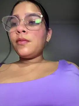 Snapshot of Valery_lux16 chatting on February 28, 4:23 am Valery lux16 online show from February 28, 4:23 am