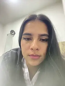 Snapshot of Valery_lux16 chatting on January 18, 6:06 am Valery lux16 online show from January 18, 6:06 am