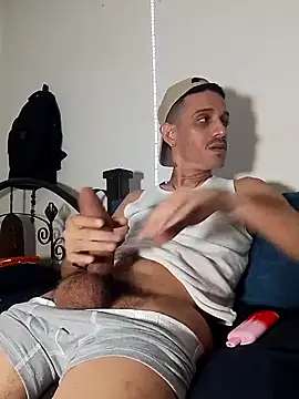LATINO27CM online show from May 2, 11:54 pm