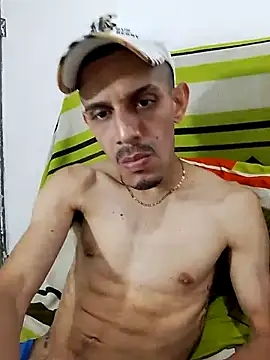 Snapshot of LATINO27CM chatting on September 23, 9:00 pm LATINO27CM online show from September 23, 9:00 pm