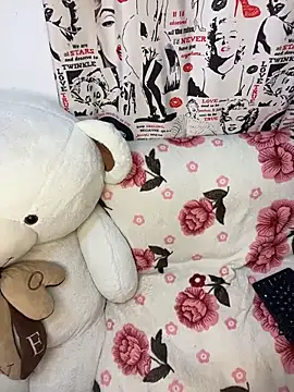 Snapshot of Linda_rouse chatting on October 26, 2:45 am Linda rouse online show from October 26, 2:45 am