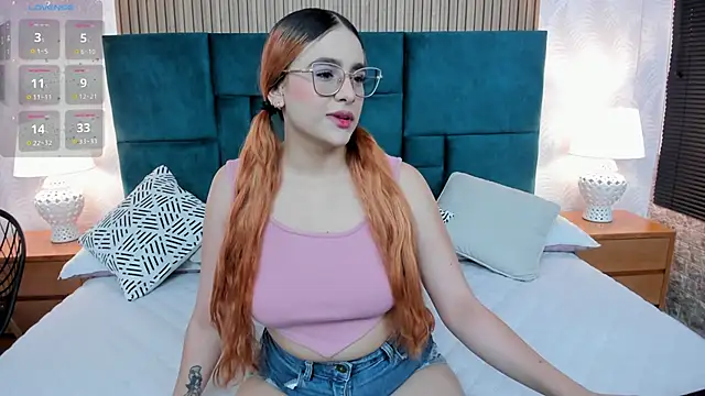 Amber kiss  online show from October 14, 6:30 pm
