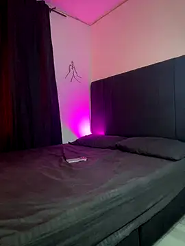 BoomChikaWow online show from November 7, 11:41 pm