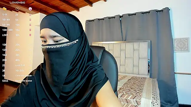 Snapshot of kalila_latif chatting on October 15, 2:54 am kalila latif online show from October 15, 2:54 am