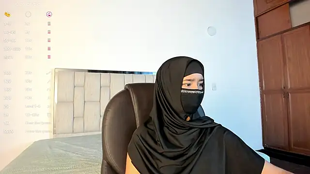 Snapshot of kalila_latif chatting on October 1, 2:27 am kalila latif online show from October 1, 2:27 am