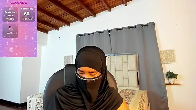 kalila latif online show from November 17, 2:48 am