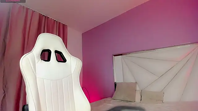 Snapshot of Isabela_saenz chatting on October 10, 3:18 am Isabela saenz online show from October 10, 3:18 am