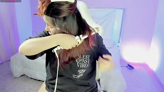 Snapshot of Isabela_saenz chatting on October 8, 3:19 am Isabela saenz online show from October 8, 3:19 am