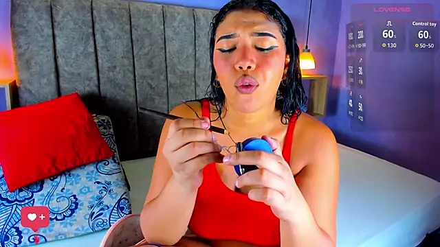 Snapshot of Bianca_Ethan chatting on November 5, 7:28 pm Bianca Ethan online show from November 5, 7:28 pm