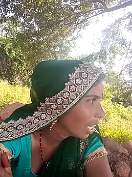 Snapshot of Kirti_k chatting on October 10, 9:43 am Kirti k online show from October 10, 9:43 am