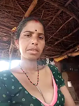 Snapshot of Kirti_k chatting on October 6, 4:46 am Kirti k online show from October 6, 4:46 am