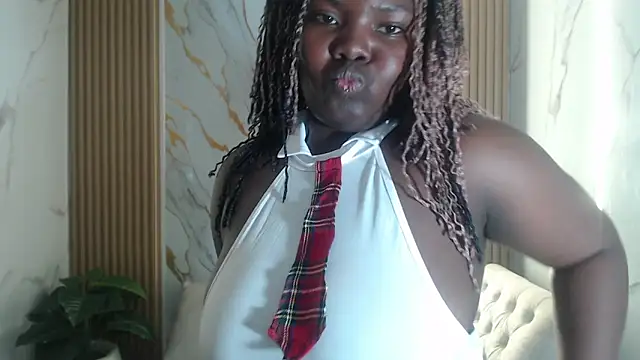 Snapshot of Soffia_b chatting on October 27, 3:18 am Soffia b online show from October 27, 3:18 am