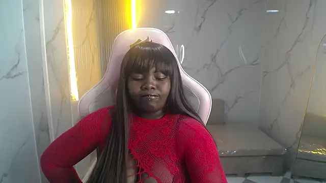 Snapshot of Soffia_b chatting on November 12, 3:21 am Soffia b online show from November 12, 3:21 am