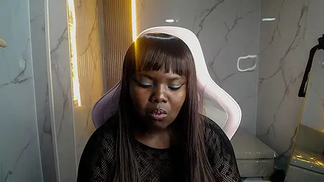 Snapshot of Soffia_b chatting on November 7, 3:11 am Soffia b online show from November 7, 3:11 am