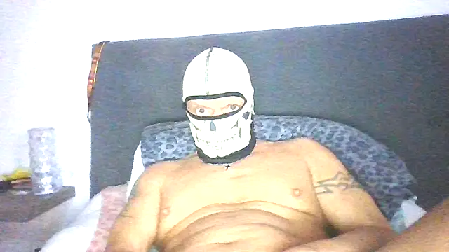 Snapshot of Argo1972 chatting on October 28, 9:19 am Argo1972 online show from October 28, 9:19 am