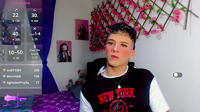 Snapshot of Noah_SlaveX chatting on September 22, 11:27 am Noah SlaveX online show from September 22, 11:27 am