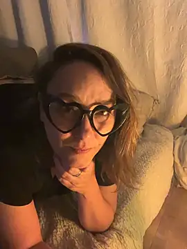 Reine du Vice84 online show from January 11, 4:03 pm