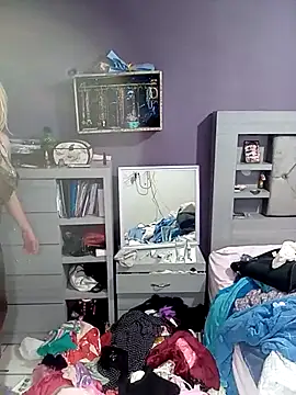 Snapshot of transreyna chatting on February 27, 8:46 am transreyna online show from February 27, 8:46 am