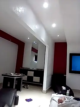 Snapshot of transreyna chatting on March 1, 7:59 pm transreyna online show from March 1, 7:59 pm