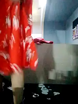 Snapshot of transreyna chatting on February 21, 1:33 am transreyna online show from February 21, 1:33 am