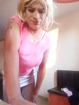 transreyna online show from November 12, 11:30 pm