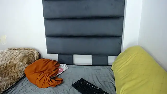 Juiceybileh online show from November 16, 9:08 pm