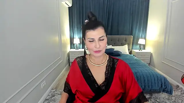 Moon Veloure1 online show from October 4, 7:37 pm