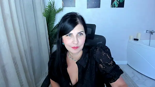 Moon Veloure1 online show from November 9, 12:31 pm