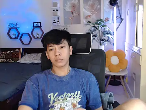 niel cumshow online show from December 18, 7:13 am