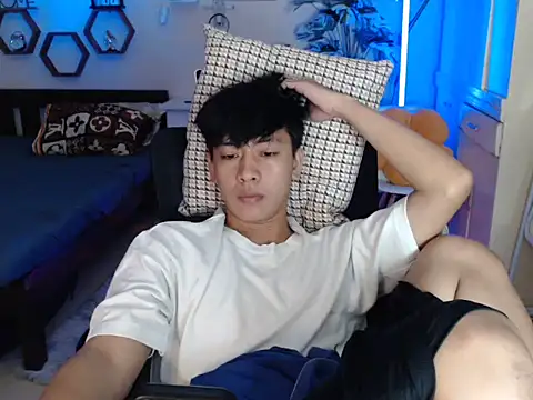 niel cumshow online show from December 19, 8:06 am