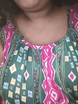 Snapshot of Deborbhavi222 chatting on June 19, 9:15 am Deborbhavi222 online show from June 19, 9:15 am