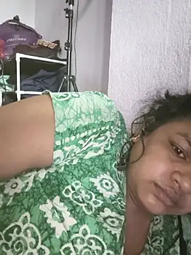 Snapshot of Deborbhavi222 chatting on June 27, 7:58 am Deborbhavi222 online show from June 27, 7:58 am