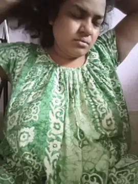 Snapshot of Deborbhavi222 chatting on July 17, 8:44 am Deborbhavi222 online show from July 17, 8:44 am