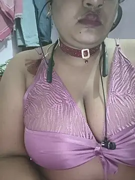 Snapshot of Deborbhavi222 chatting on June 25, 5:18 pm Deborbhavi222 online show from June 25, 5:18 pm