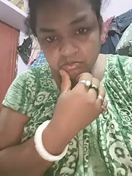 Snapshot of Deborbhavi222 chatting on July 19, 7:10 pm Deborbhavi222 online show from July 19, 7:10 pm