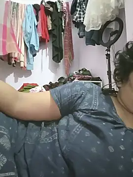 Snapshot of Deborbhavi222 chatting on July 9, 6:07 pm Deborbhavi222 online show from July 9, 6:07 pm