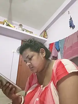 Deborbhavi222 online show from May 25, 6:39 pm