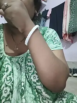Snapshot of Deborbhavi222 chatting on June 18, 4:23 pm Deborbhavi222 online show from June 18, 4:23 pm