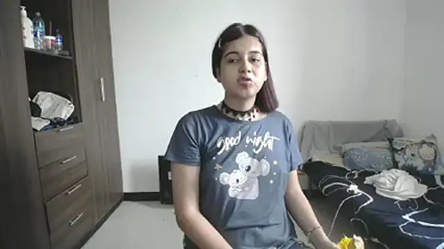 Snapshot of Mirage_Sertori chatting on May 26, 6:28 pm Mirage Sertori online show from May 26, 6:28 pm